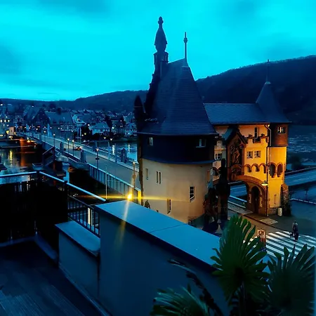 Blick Zum Brueckentor * Traben-Trarbach