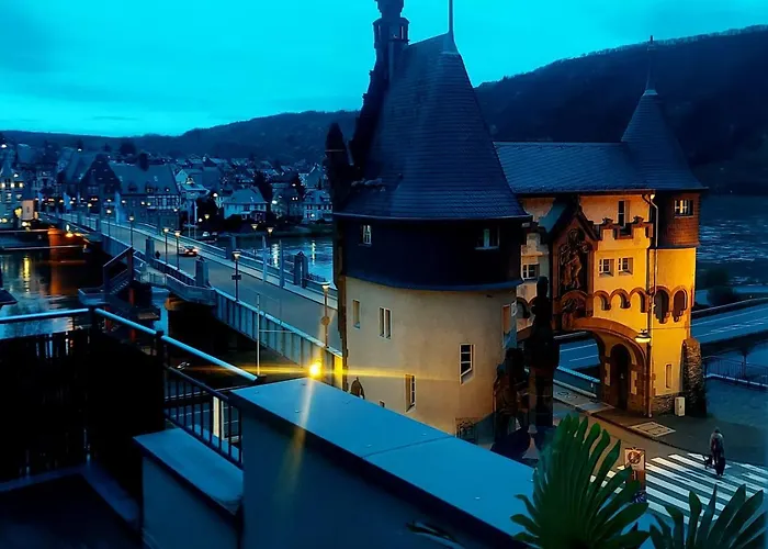 Blick Zum Brückentor * Traben-Trarbach